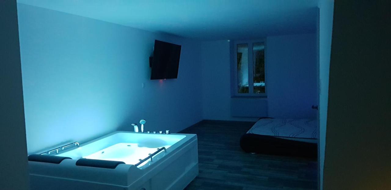 Detente Sous Les Cotes Baignoire Balneo *